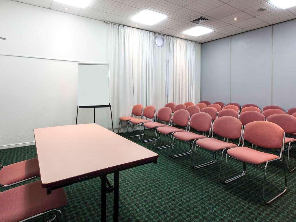 Hotel Ibis Faro Algarve Ανέσεις φωτογραφία
